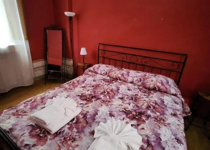 アパート Il Nido Dell'aquila By Francigenaapartments シエーナ